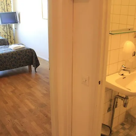 Ava Hotel 3*